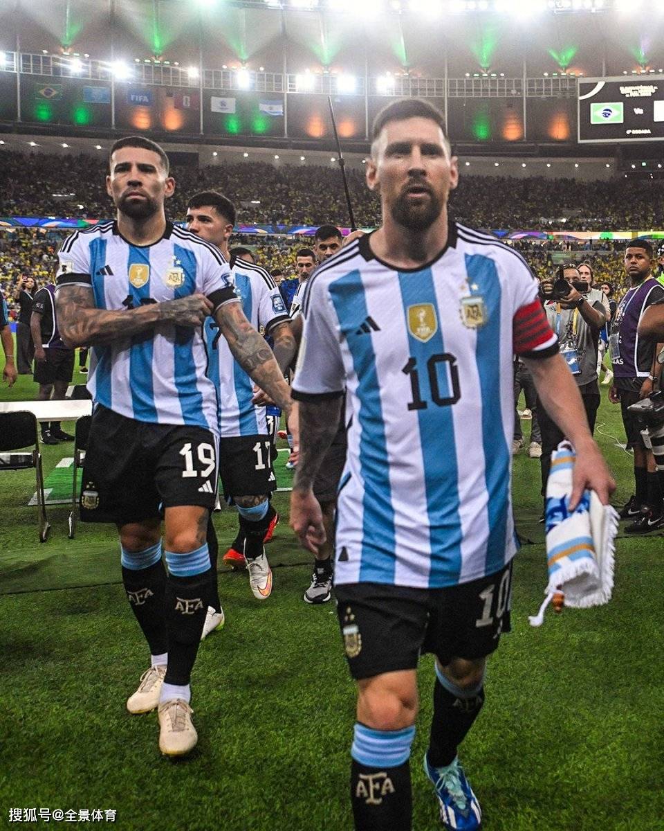 包含梅西回归赛场，连败首场状态亮眼，日本队观众沸腾！的词条