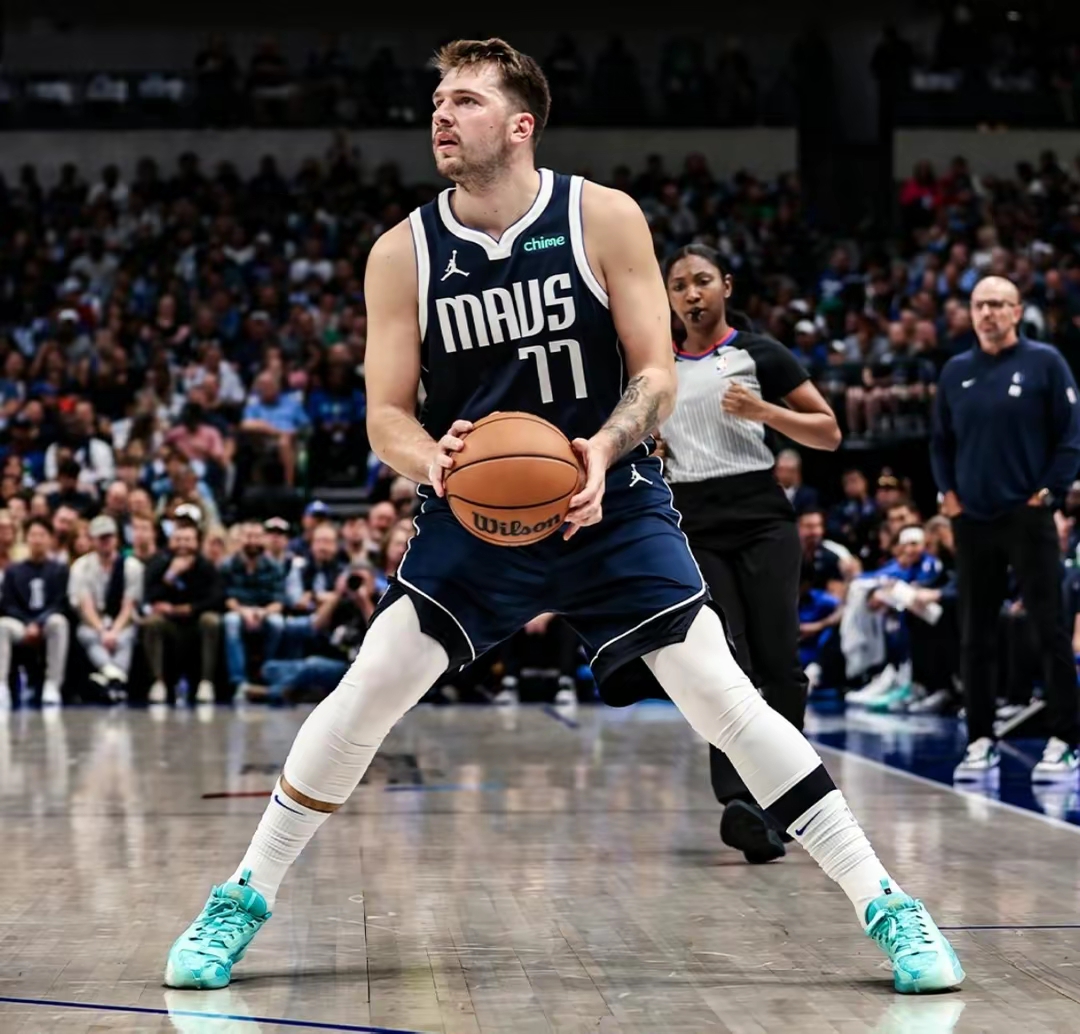 东契奇关键节点势不可挡,老鹰带队取胜!的简单介绍 东契奇关键节点势不可挡,老鹰带队取胜!的简单介绍